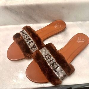 Windsor Whiskey Girl Rhinestone Fluffy Slide Sandals Mocha Size 10